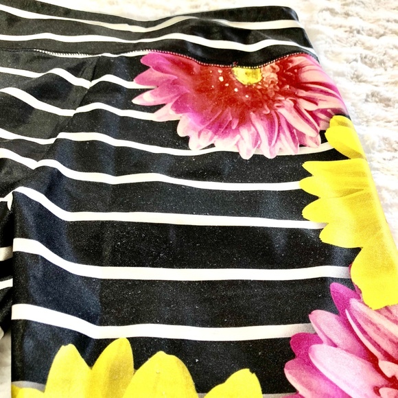 Justice Girls Striped Floral Accent Leggings Sz 16 - Picture 3 of 3